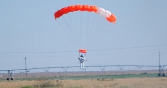 Google Exec Alan Eustace Jumps from Stratosphere, Breaks World Record