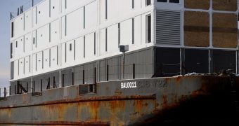 Google Is Building Four Mystery Barges Either as Glass Stores or Data Centers