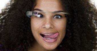 Google runs out of white Glass version