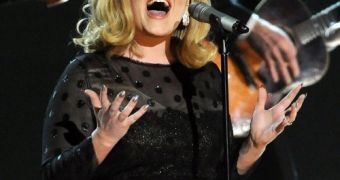 Grammys 2012: Adele Performs “Rolling in the Deep”