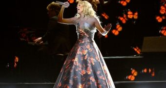 Carrie Underwood performs medley at the Grammys 2013