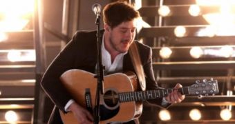 Mumford & Sons perform “I Will Wait” at the Grammys 2013