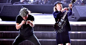 Brian Johnson and Angus Young rock the Grammy stage with AC/DC