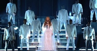 Beyonce closes the Grammys 2015 with “Take My Hand, Precious Lord”