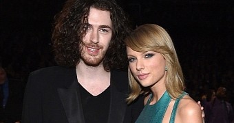 Hozier and Taylor Swift pose together at the Grammys 2015, reportedly hooked up later