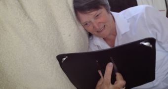 Cate Vincent using her Original Leather Handle For iPad