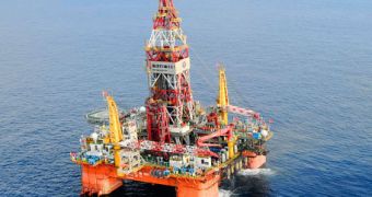 Greenpeace Activists Take Over Russian Drilling Platform