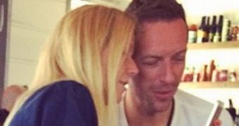 Gwyneth Paltrow and Chris Martin have reportedly put divorce plans on hold, 3 months after going public with the decision to split