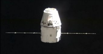 HD Video of Dragon Approaching, Docking to the ISS