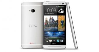 HTC One in Silver