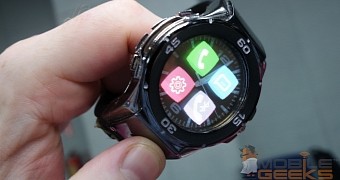 Halo Is an Analog-Looking Smartwatch with Transparent OLED Display on Top