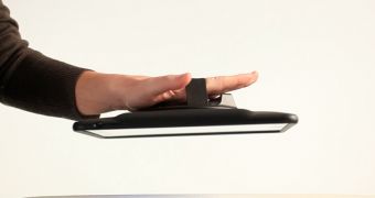 HandStand Keeps The iPad Constantly at Your Fingertips
