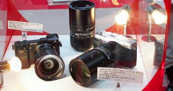 Handevision IBELUX 40mm F0.85, IBEGON 12mm F2.8 Lenses Spotted at CP+ 2014