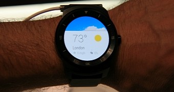 Hands-On: LG G Watch R Doesn’t Look as Cool as the Moto 360