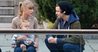 Taylor Swift and Harry Styles dated briefly but were hounded by the paps at all times