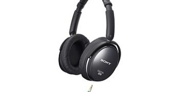 The Sony MDR-NC500D noise-canceling headphones, the first ones to block 99% of ambient noise