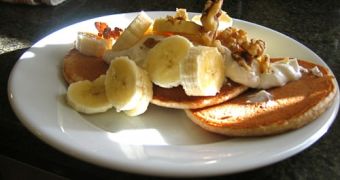 Whole-wheat cinnamon pancakes, a tasty, sweet and healthy snack
