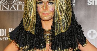 Heidi Klum as Cleopatra at her belated Halloween party / charity ball