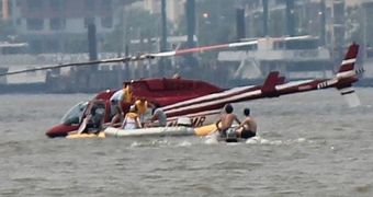 Helicopter River Landing in the Hudson Prompted by Pilot Hearing “Big Boom”