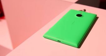 Green Lumia 1520 available in the US via AT&T
