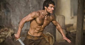 http://news.softpedia.com/news/Henry-Cavill-on-Superman-Set-Ripped-and-Ready-for-Action-228102.shtml