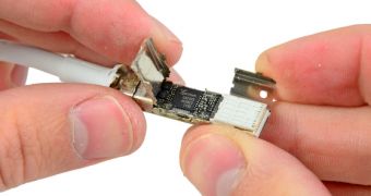 Apple Thunderbolt cable teardown