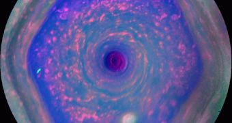 Saturn's massive northern hexagon filmed in exquisite detail for the first time