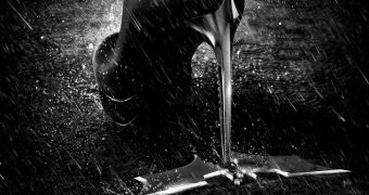 New Catwoman poster for “The Dark Knight Rises” hidden in official webpage