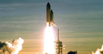 Space Shuttle Discovery launching on mission STS-60, from LC39A at the KSC