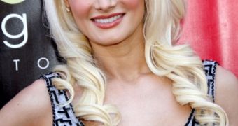 Holly Madison takes out insurance policy for her breasts to the tune of $1 million (€732,600)