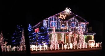 House is decorated with dubstep Christmas lights
