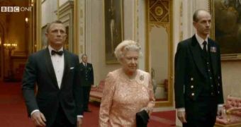 Daniel Craig and Queen Elizabeth prepare for their helicopter ride for the Olympic Games