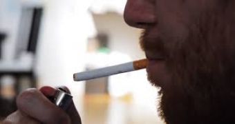 Guy cannot quit smoking in “Nailed It” skit