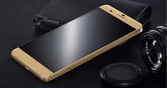 Huawei Honor 6 Plus in gold with Leica camera