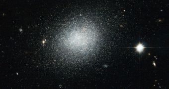 This is the compact blue dwarf galaxy UGC 5497