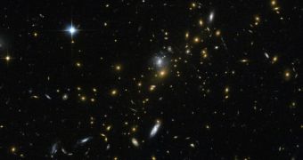 Hubble image of cluster MACS J0454.1-0300, revealing thousands of other galaxies in the background