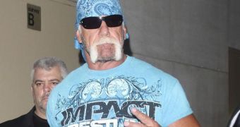 Radiator explodes in Hulk Hogan’s hand, he tweets pics of gory injury