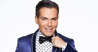 Rodrigo Alves looks like this after spending £175,000 ($266,113 / €234,399) on plastic surgery