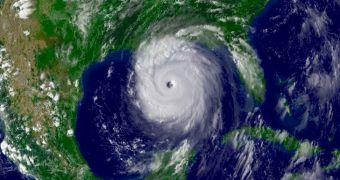 Study finds people fear hurricanes named after men more than similar storms that are named after women