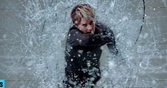 “Insurgent” Gets Super Bowl 2015 Teaser: She Is the One - Video