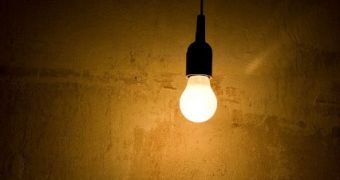 The US readies to implement incandescent light bulb ban