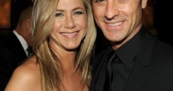 Jennifer Aniston and Justin Theroux are now engaged