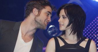 J.J. Abrams Doesn’t Want Robert Pattinson, Kristen Stewart in “Star Wars Episode VII”