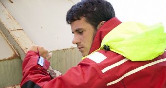 Wi-Fi jacket for rescue missions