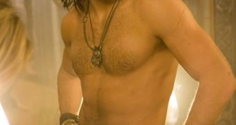 Jake Gyllenhaal got really buff for upcoming “Prince of Persia: The Sands of Time”