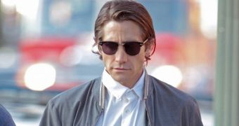 Jake Gyllenhaal pulls off a perfect crazy look in the new trailer for “Nightcrawler”