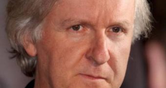 James Cameron Lashes Out at Autograph Seeker