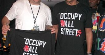 Jay-Z pulls Occupy Wall Street-inspired tees from Rocawear website as fans fume over it