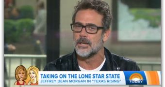 Jeffrey Dean Morgan promotes "Texas Rising" miniseries, talks unhealthy weight loss for the role