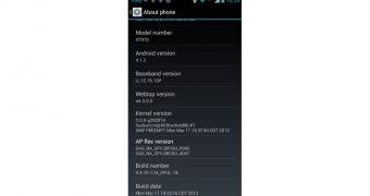 Motorola RAZR "About phone" (screenshot)